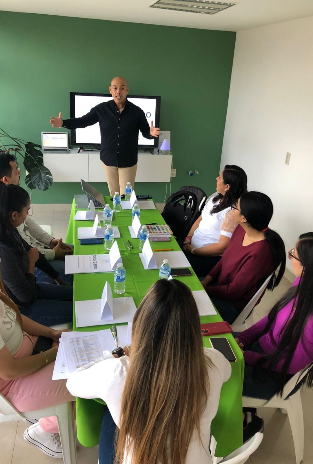 Nuestro proceso de consultoria de negocios es con el objetivo de hacerla practica.